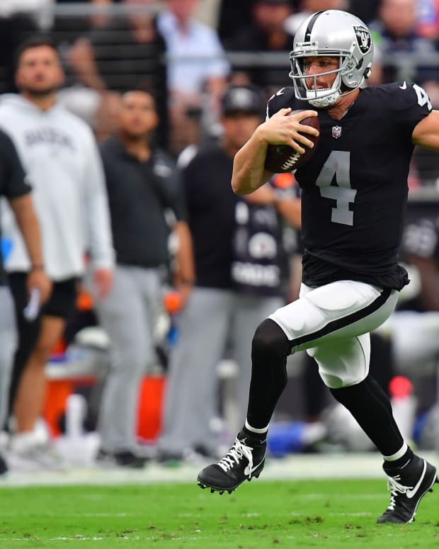 Derek Carr on the run